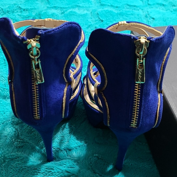 Bebe Blue Heels - Picture 6 of 12